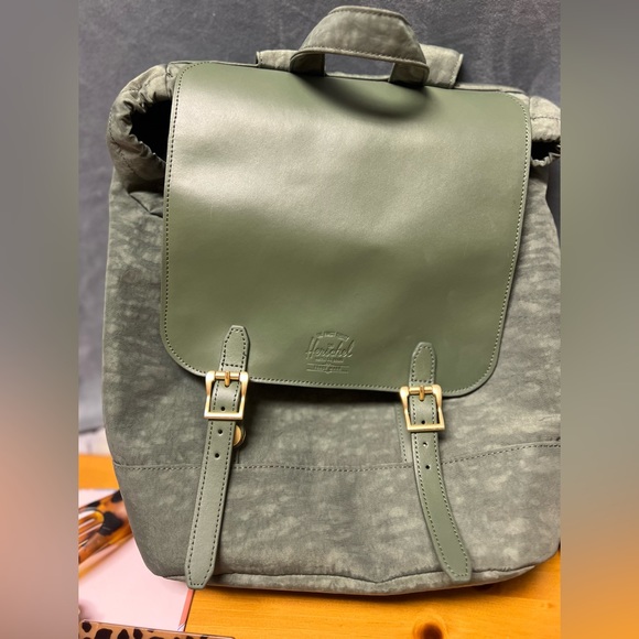 Herschel Supply Co. Orion Retreat Mini Backpack includes Vera Bradley Binder - Picture 3 of 7